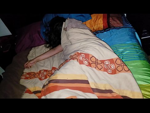 ❤️ ස්ටේප්සන් තම තරුණ සුළු මව නිදා සිටියදී ඇයට බැණ වදියි. ❤️❌ Porno අපෙන්% si.banglablog.top% ❌️